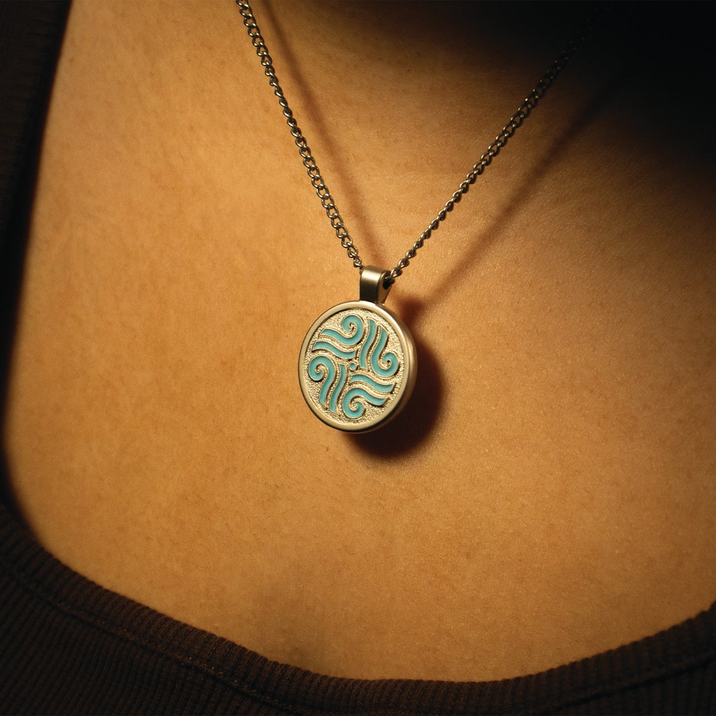 Collier Avatar : Le Dernier Maître de l’Air - Glow-in-the-Dark ElementsBCollier Avatar : Le Dernier Maître de l’Air - Glow-in-the-Dark ElementsiCollier Avatar : Le Dernier Maître de l’Air - Glow-in-the-Dark ElementsjCollier Avatar : Le Dernier Maître de l’Air - Glow-in-the-Dark ElementsoCollier Avatar : Le Dernier Maître de l’Air - Glow-in-the-Dark ElementsuCollier Avatar : Le Dernier Maître de l’Air - Glow-in-the-Dark Elements Collier Avatar : Le Dernier Maître de l’Air - Glow-in-the-Dark ElementscCollier