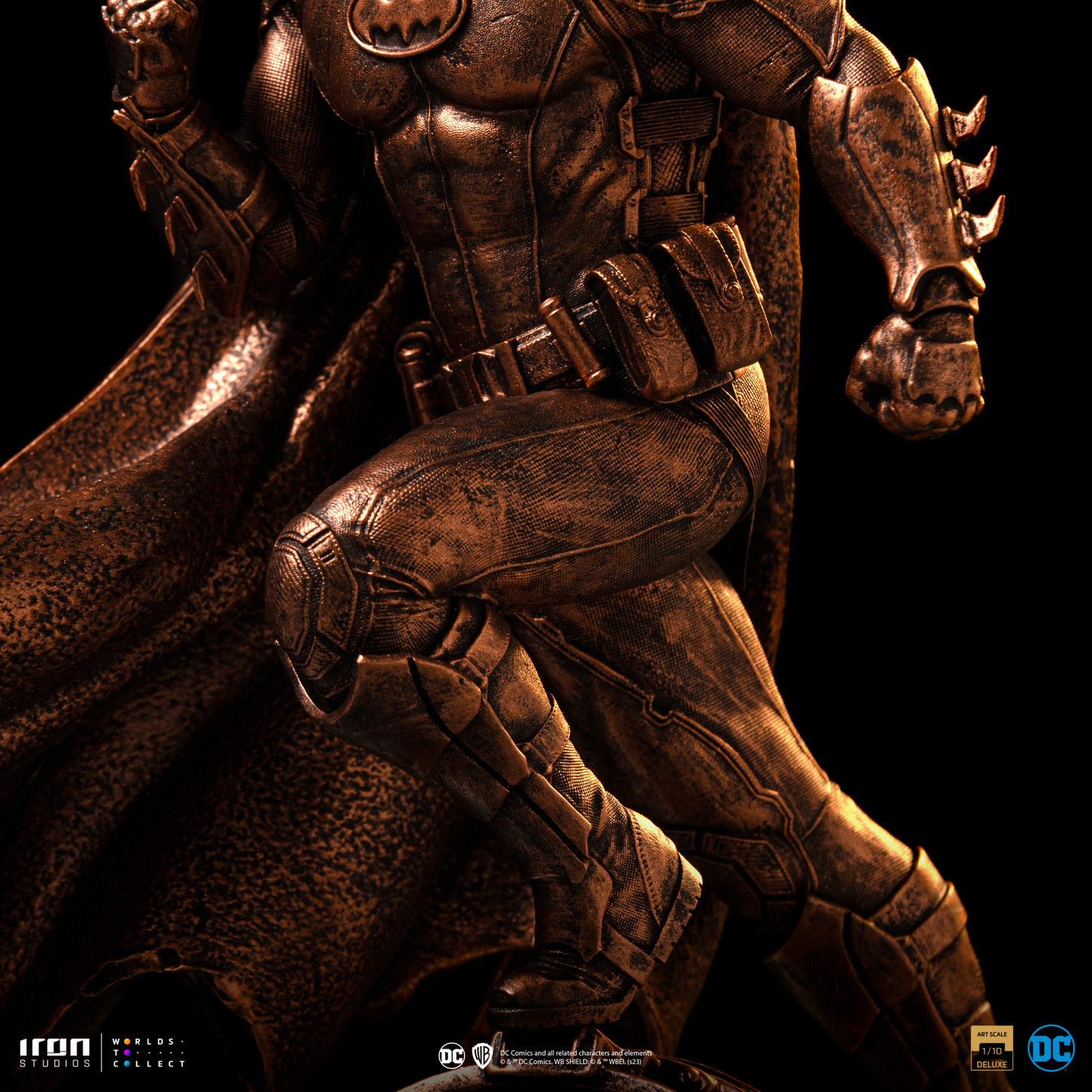 Batman Deluxe Statue (Bronze Version) - DC Comics - Art Scale 1/10