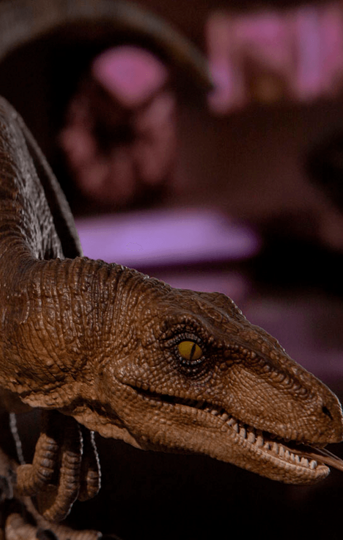 Statue Kauernder Velociraptor - Jurassic Park - Art Scale 1/10