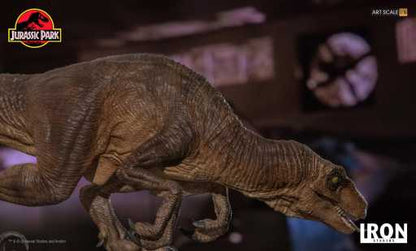 Statue Kauernder Velociraptor - Jurassic Park - Art Scale 1/10