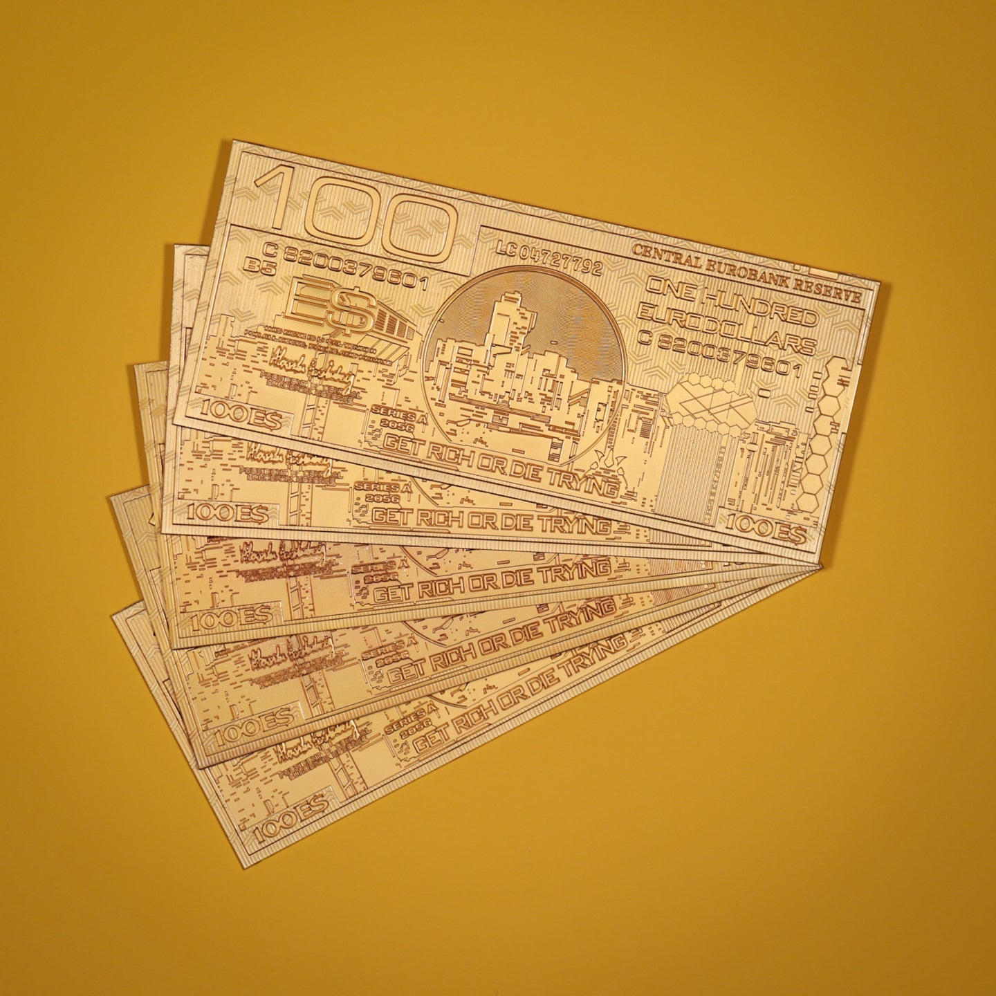 Réplique collector Cyberpunk 2077 - 24k Gold Plated Metal Eurodollar