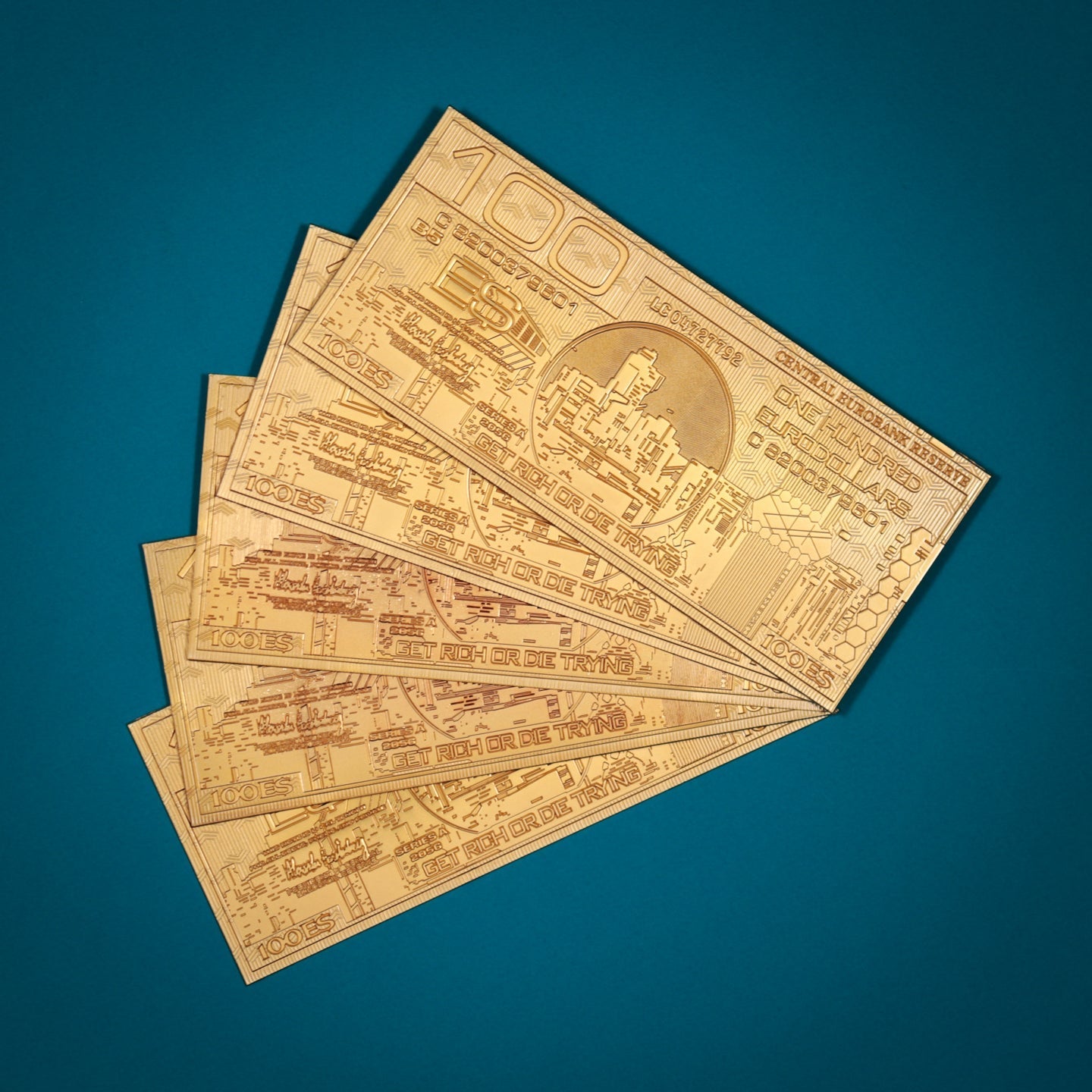 Réplique collector Cyberpunk 2077 - 24k Gold Plated Metal Eurodollar