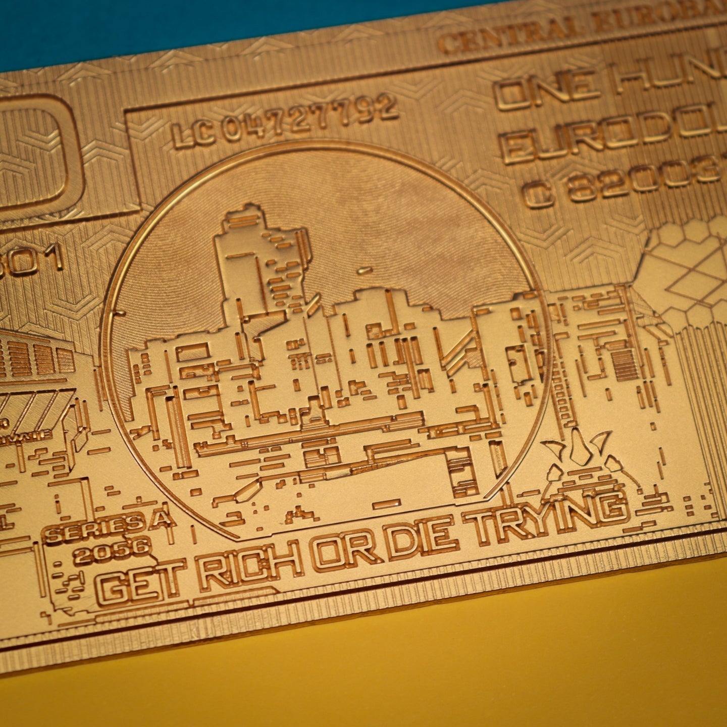 Réplique collector Cyberpunk 2077 - 24k Gold Plated Metal Eurodollar