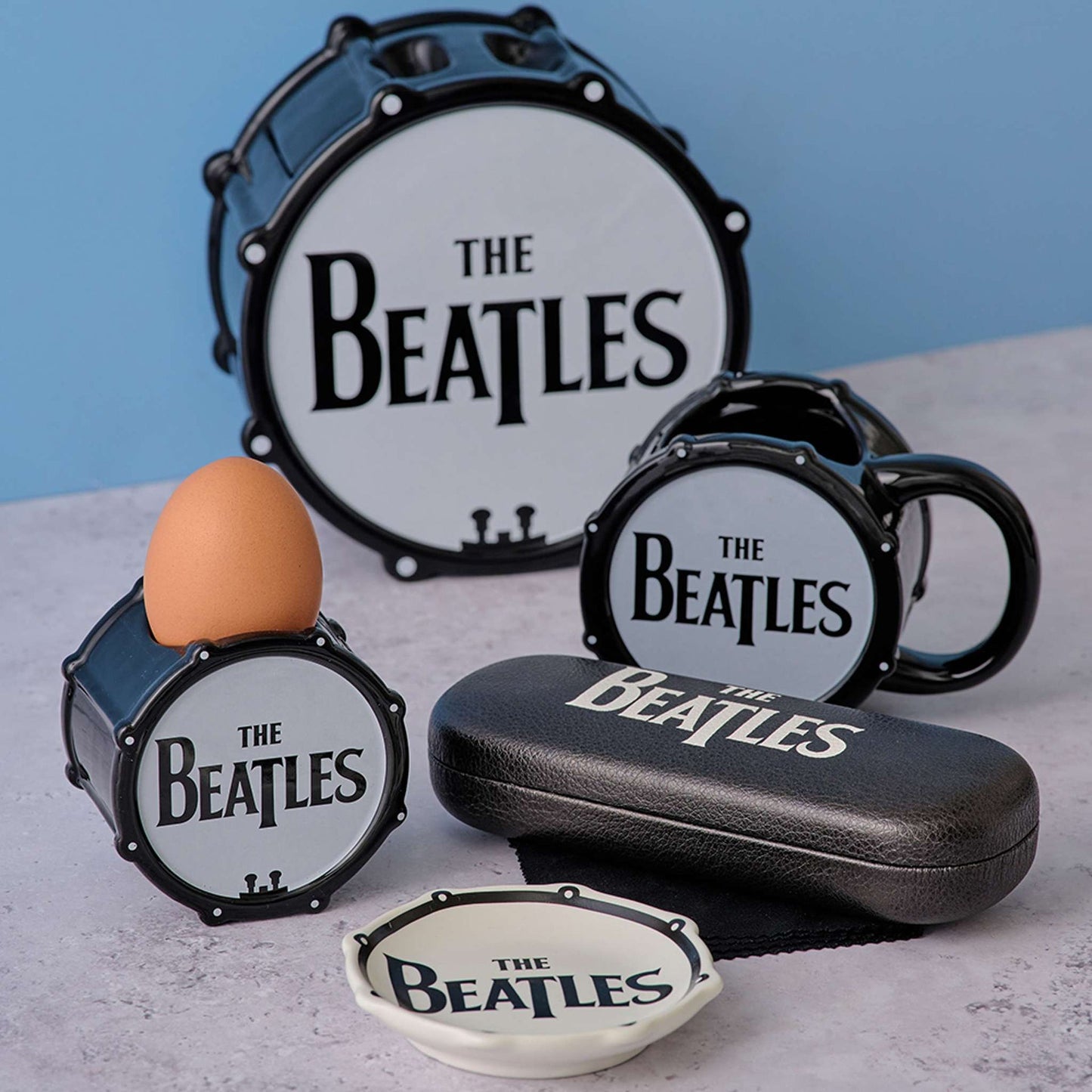 Lot de 2 coquetiers sculptés The Beatles - Sgt. Pepper