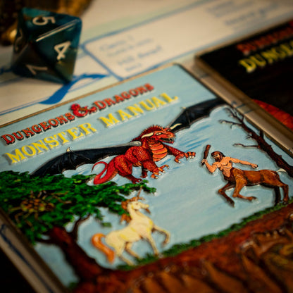 Set de lingots collector Dungeons & Dragons - 50th Anniversary 1st Edition Book CoverSSet de lingots collector Dungeons & Dragons - 50th Anniversary 1st Edition Book CovereSet de lingots collector Dungeons & Dragons - 50th Anniversary 1st Edition Book CovertSet de lingots collector Dungeons & Dragons - 50th Anniversary 1st Edition Book Cover Set de lingots collector Dungeons & Dragons - 50th Anniversary 1st Edition Book CoverdSet de lingots collector Dungeons & Dragons - 50th Anniversary 1st Edition Book Co