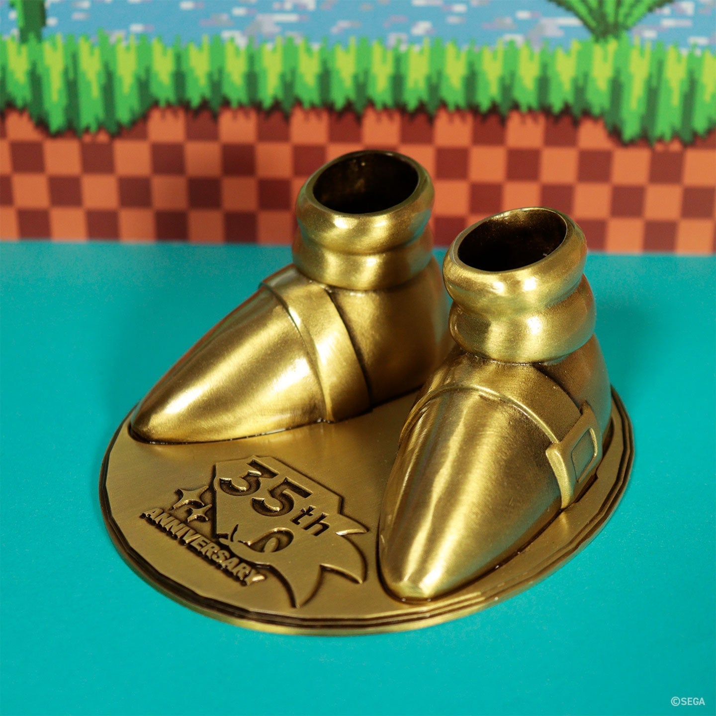 Sonic the Hedgehog – Limited Edition 35th Anniversary Metal Boot Replicas