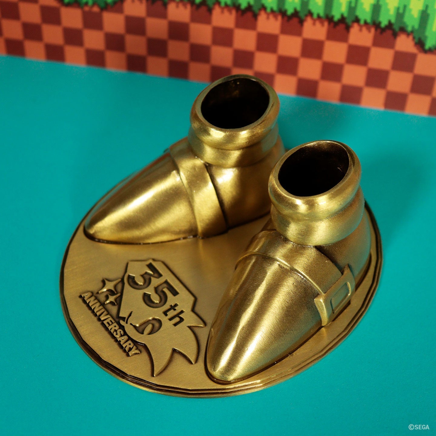 Sonic the Hedgehog – Limited Edition 35th Anniversary Metal Boot Replicas