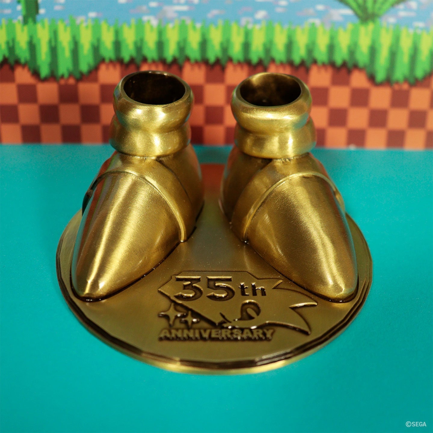 Sonic the Hedgehog – Limited Edition 35th Anniversary Metal Boot Replicas