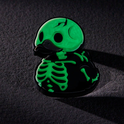 Pin's TUBBZ Numskull – Squelette phosphorescent – visuel 3