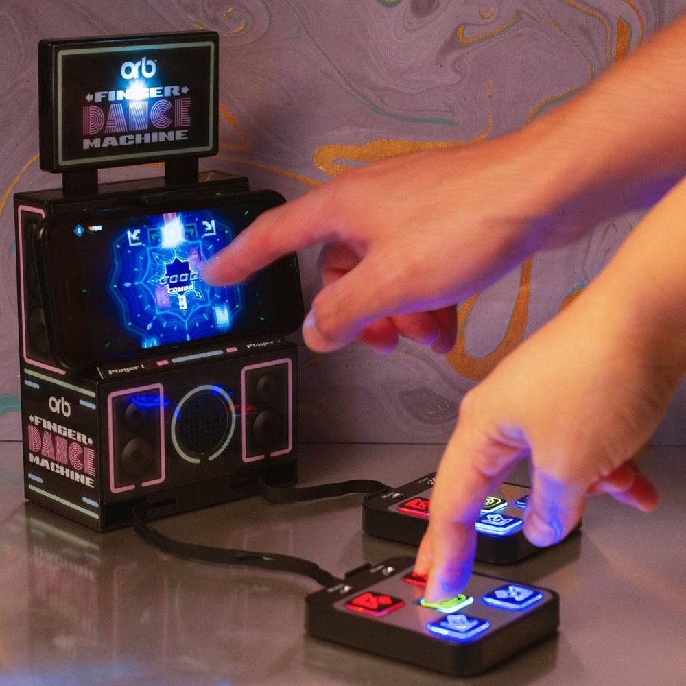 Fingertanzmaschine – Retro-Arcade 